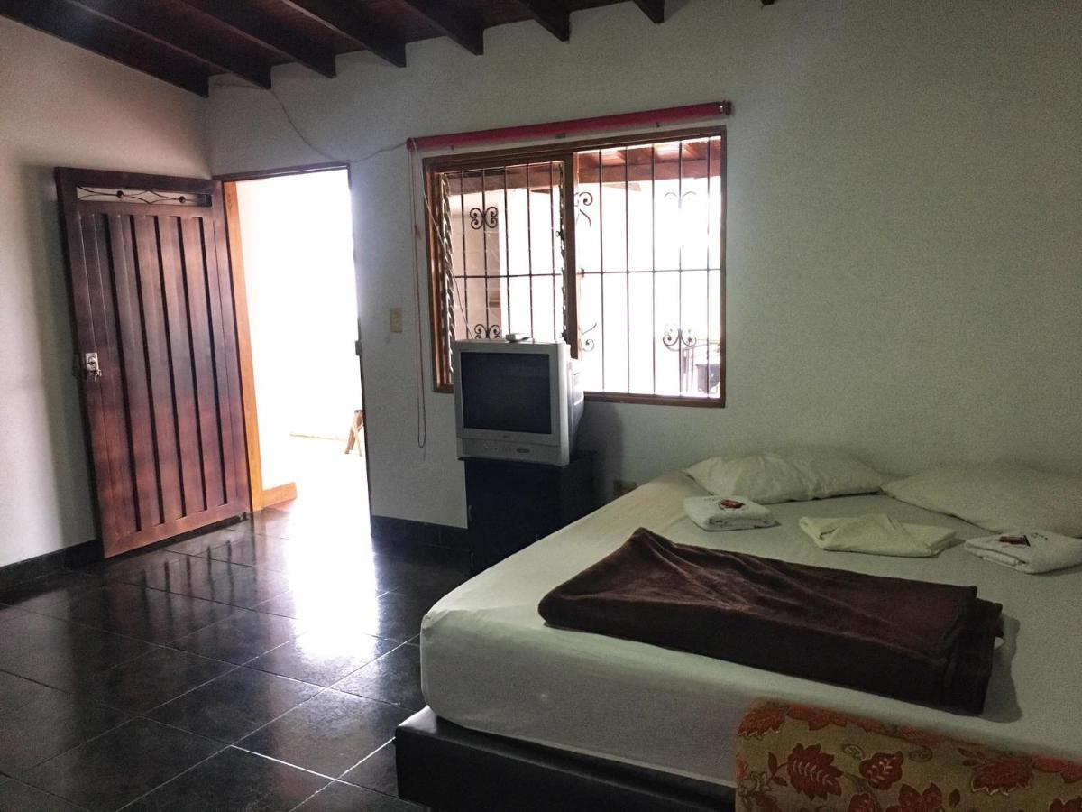 La Casona Hostel กัวตาเป ภายนอก รูปภาพ