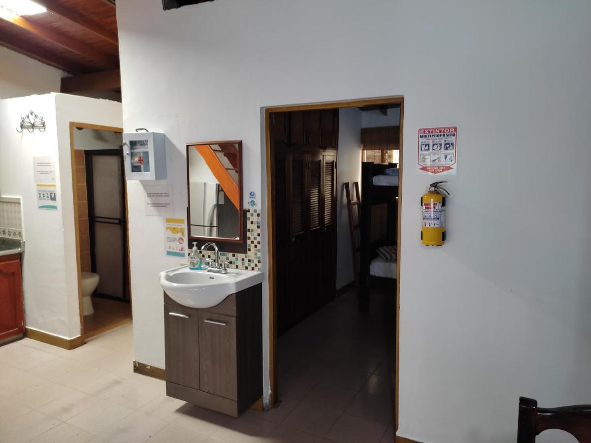 La Casona Hostel กัวตาเป ภายนอก รูปภาพ